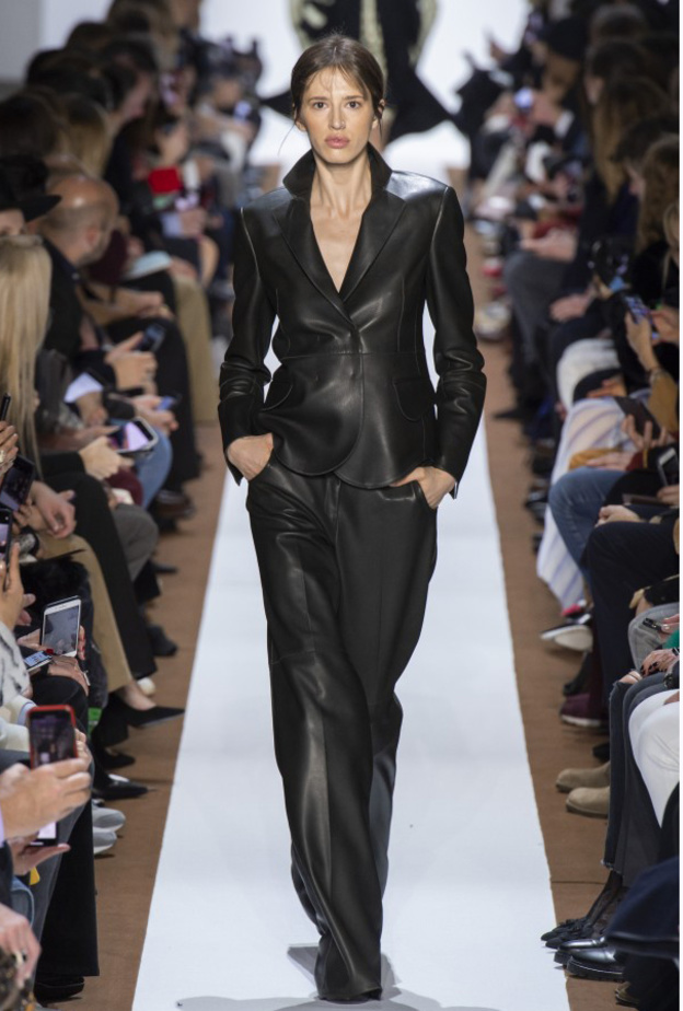 بدلات رسمية جلدية بأسلوب Sies Marjan