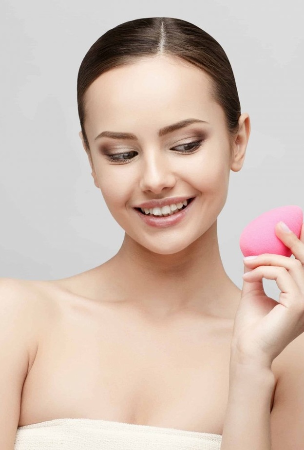 تابعي نصائح ذهبية حول كيفية استخدام اسفنجة المكياج بطريقة صحيحة