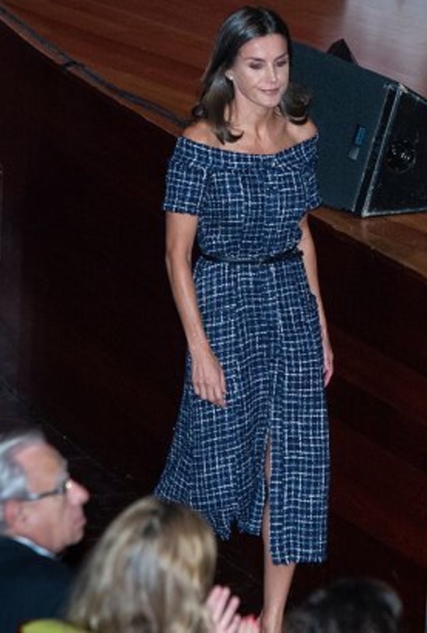  إطلالة الملكة ليتيزيا بالفستان الأزرق