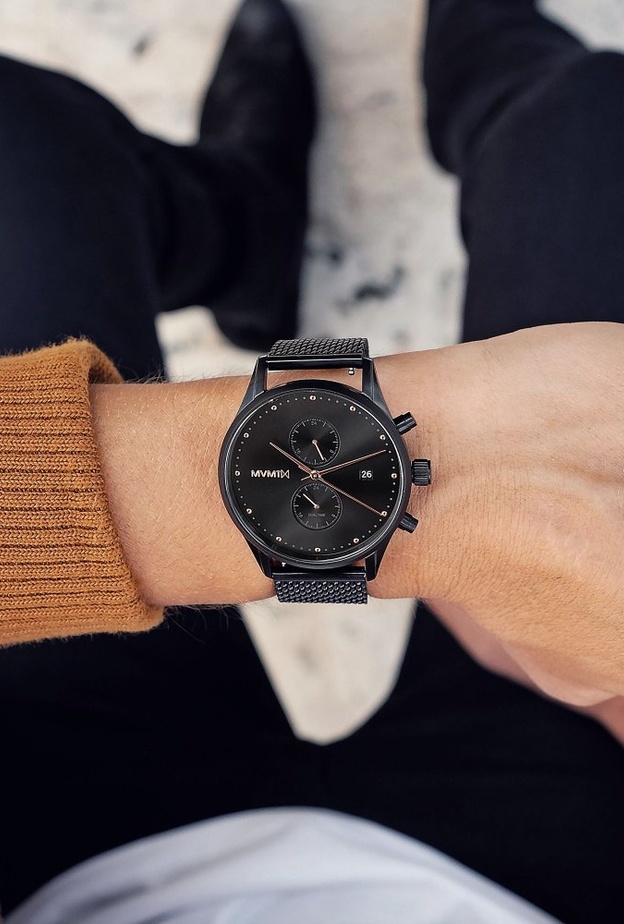 يمكنك شراء زجاجات عطور ملفتة للعريس و لاهل العريس