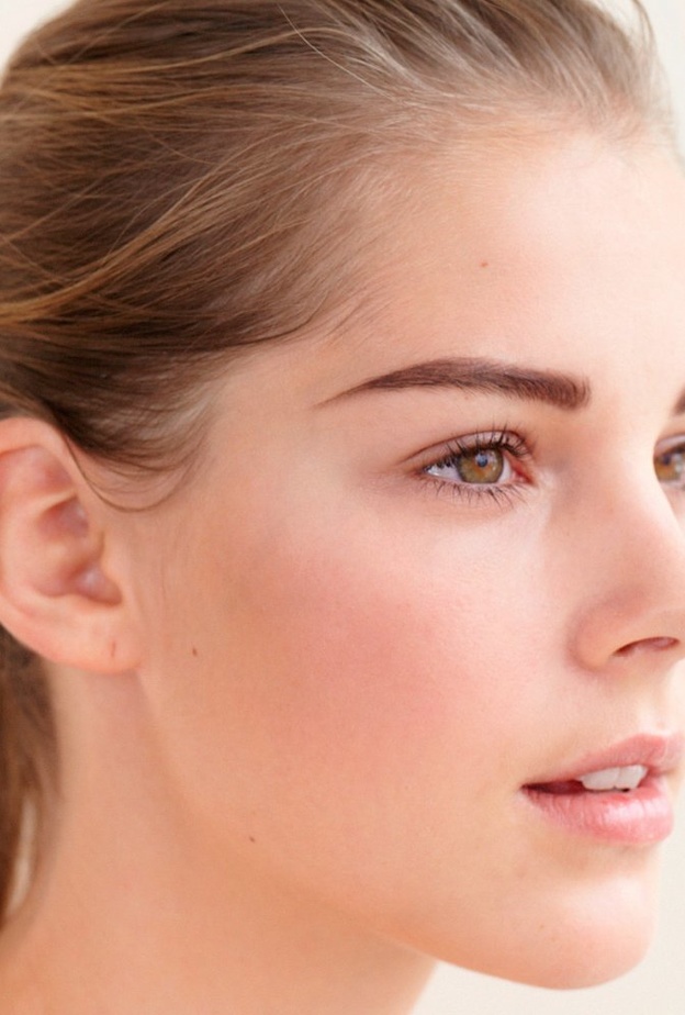 تجنبي الامراض المعدية في حال عدم تعقيم المعدات عند استعمال مايكروبليدنج الحواجب