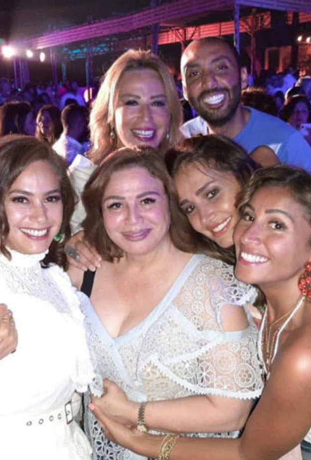 النجوم في حفل عمرو دياب