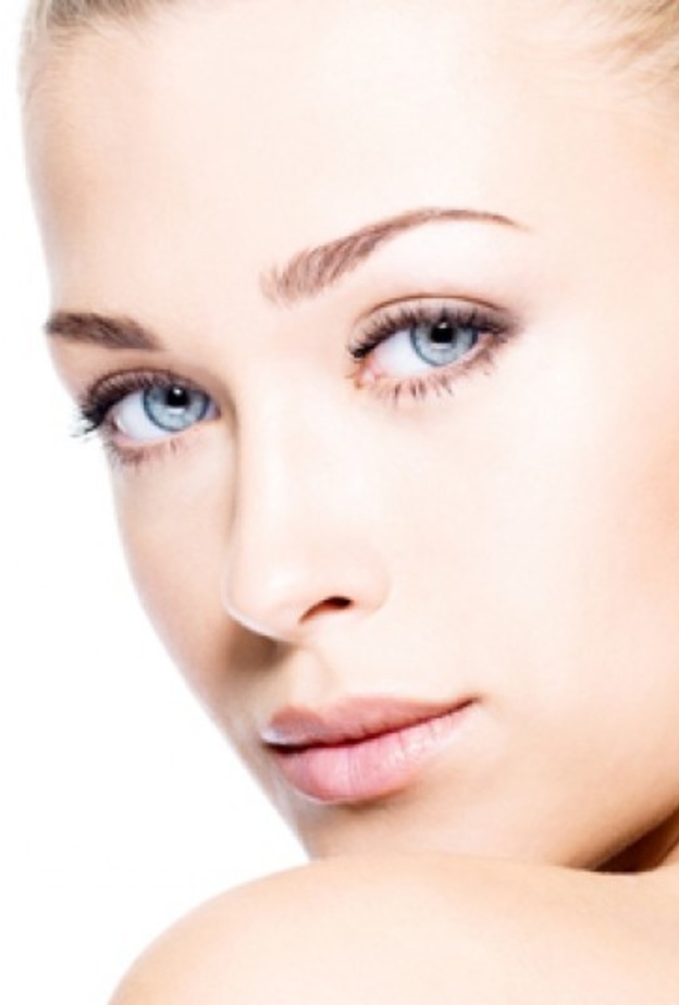 طرق طبيعية لتجميل الشفايف في المنزل