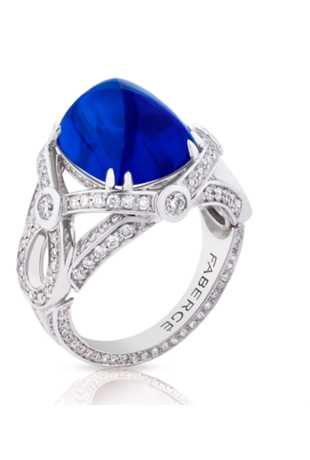 أقراط من فان كليف اند اربلز Van Cleef & Arpels