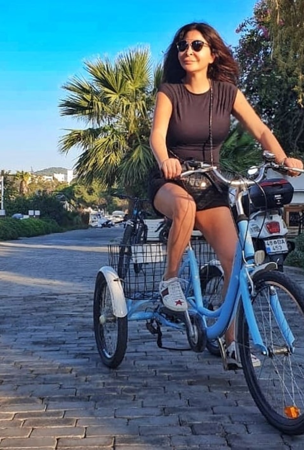 نجمات لبنان في اجازاتهن