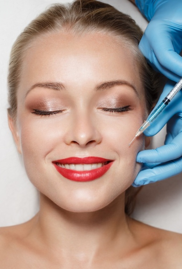 حقن Skin Booster تعيد النضارة للبشرة