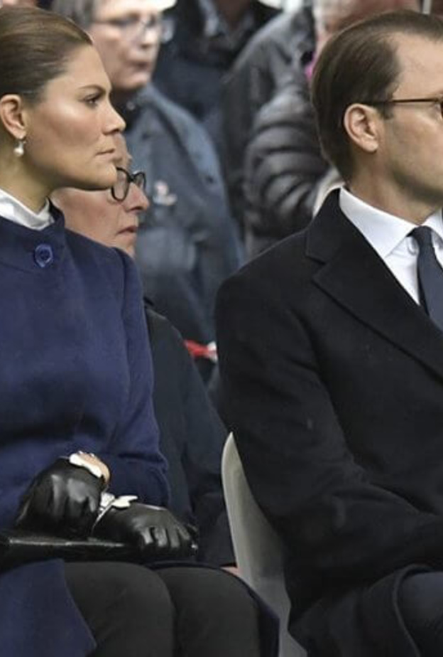 الأميرة فيكتوريا والأمير دانيال يشاركان في إحياء ذكرى غرق العبارة MS Estonia