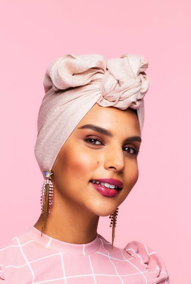 محدّد الحواجب Brow Styler من Benefit.. قلم وبودرة مُتعدّدَي الاستعمالات