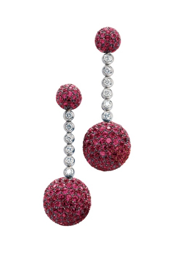  أقراط ذهب أبيض مع أحجار الروبي من دي غريسوغونو De Grisogono