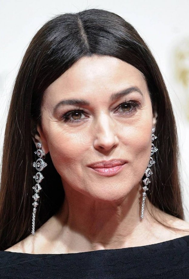 مونيكا بيلوتشي بزوج من الأقراط الأنيقة من مجموعة  Boucheron Rêves d’Ailleurs