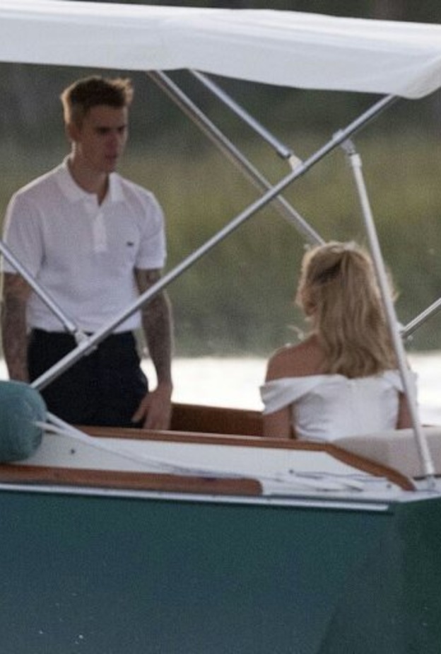 جاستن بيبر وهايلي بالدوين