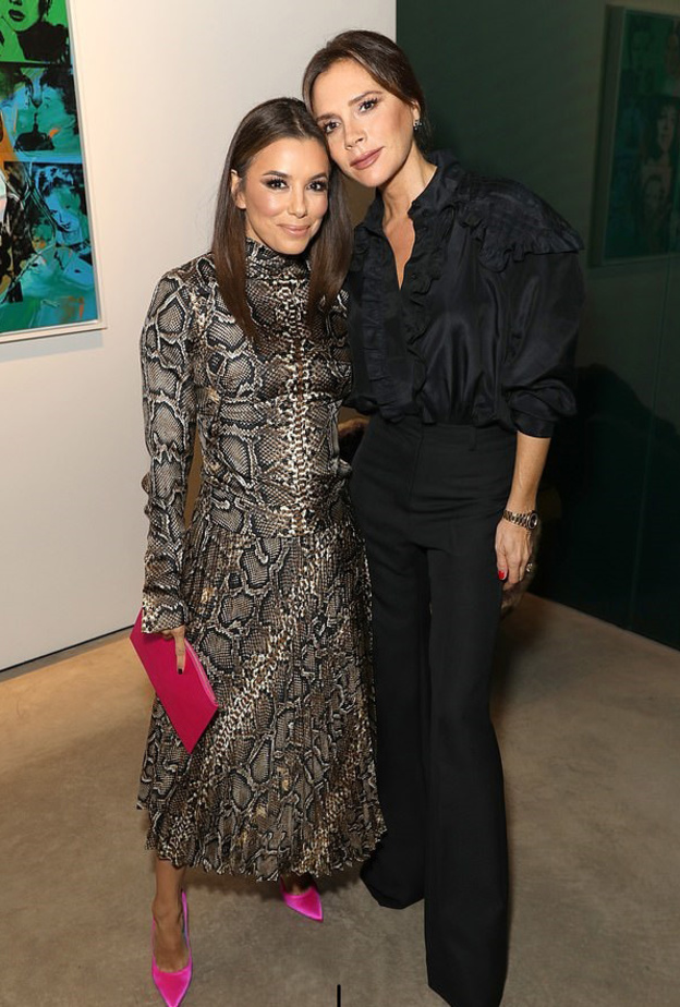 أناقة ملفتة في إطلالات فيكتوريا بيكهام وإيفا لونغوريا