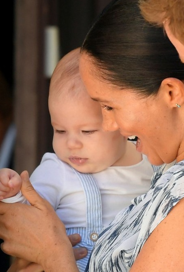 الأمير هاري وميغان ماركل ينشران مقطع فيديو لم يشاهد من قبل لطفلهما أرشي