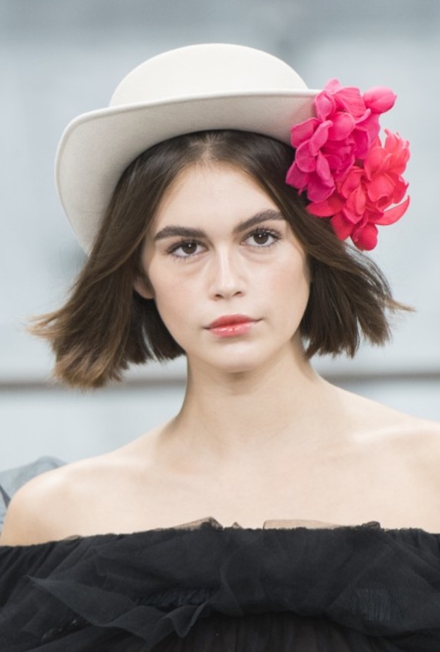 أجمل إطلالات عارضات دار شانيل Chanel لصيف 2020