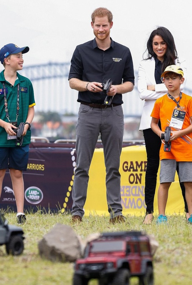 ميغان ماركل استقلت سيارة بريطانية مؤمنة