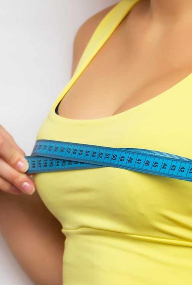  يرتبط الثدي الكبير بعلامات الجمال والأنوثة