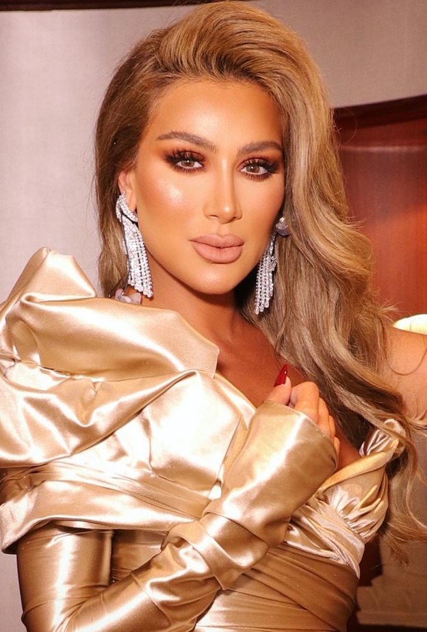 طريقة وضع مكياج ترابي لسهرات خريف 2019 من وحي مايا دياب