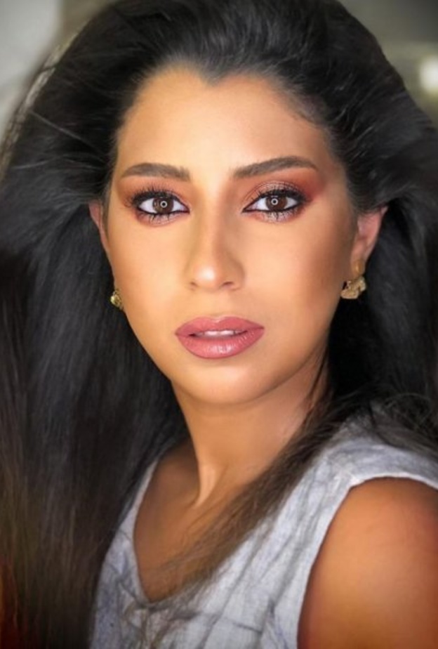 آيتن عامر تكشف عن التطورات الصحية لوالدتها بعد عمليتها الجراحية