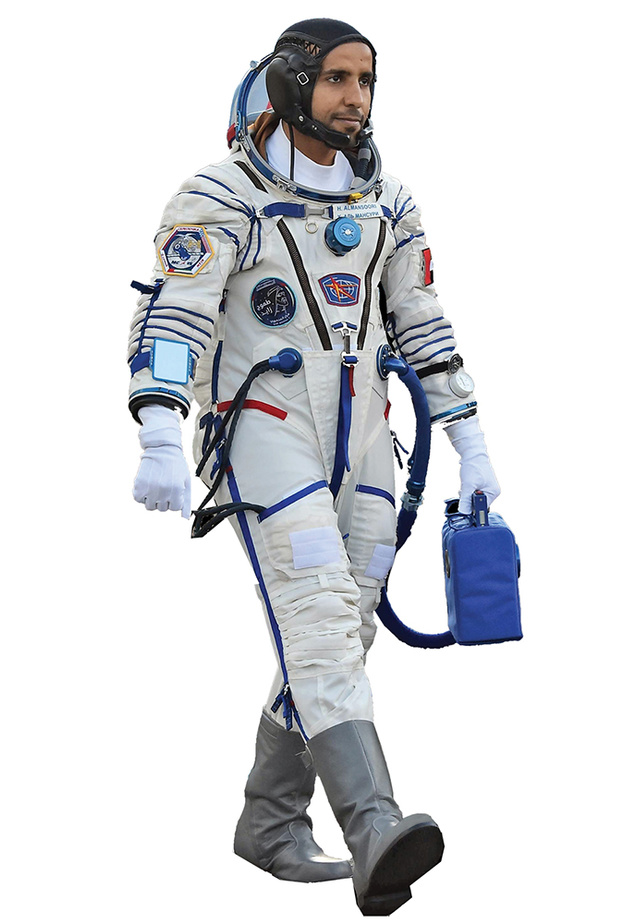 اليوم .. هزاع المنصوري أول رائد فضاء إماراتي يعود إلى الأرض