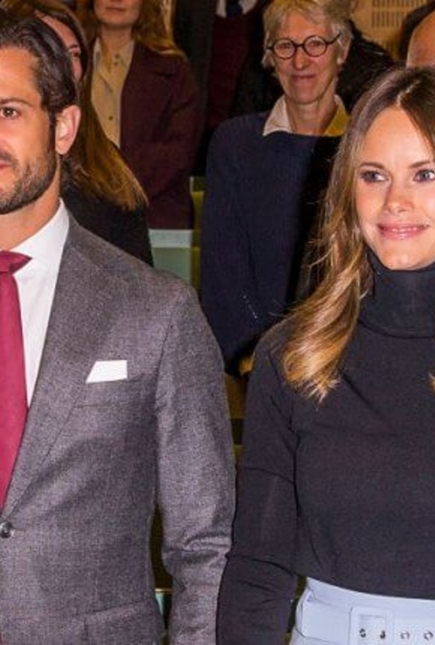  الأمير فيليب عاني من مشكلة عسر القراءة في الصغر