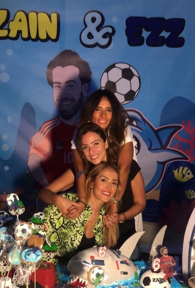 زينة تحتفل بعيد ميلاد توأمها بحضور ريم البارودي