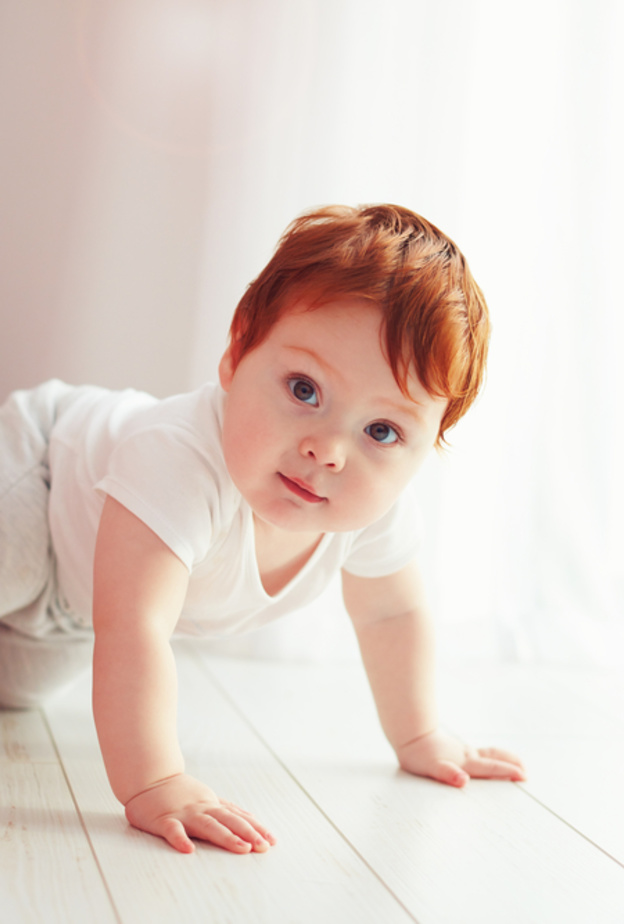 أضرار سقوط الطفل الرضيع على رأسه