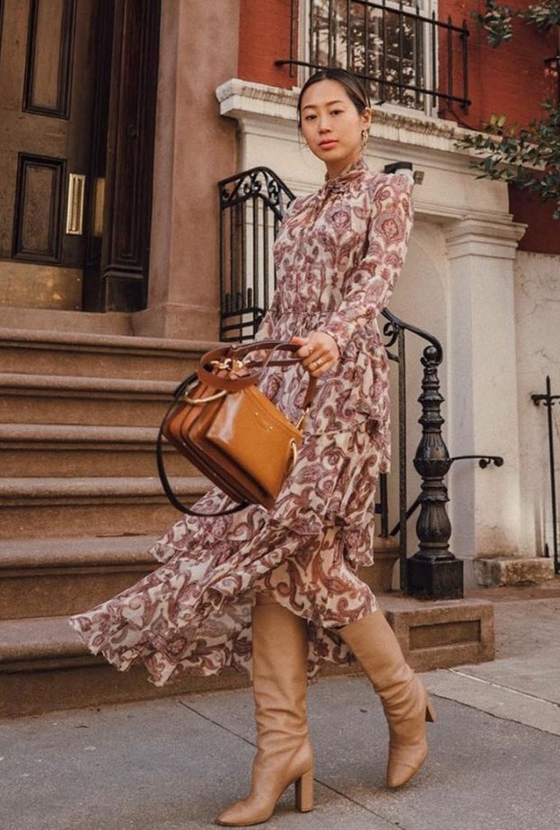 تألقي بأسلوب أنثوي في الفستان مع الجزمة