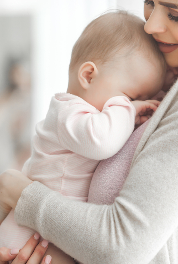 الطريقة الصحيحة لطرد الغازات عند الاطفال الرضع