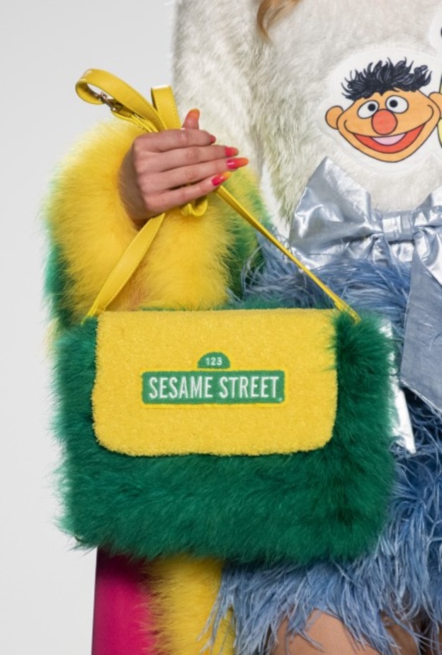 موديلات حقائب يد نسائية بتوقيع On Off من اسبوع الموضة في لندن