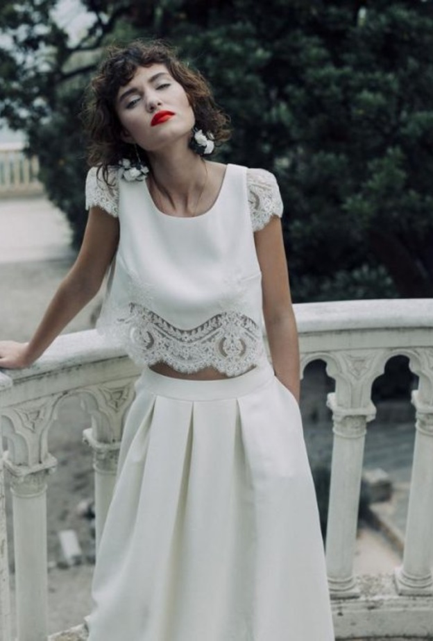  فستان بحمالات رفيعة