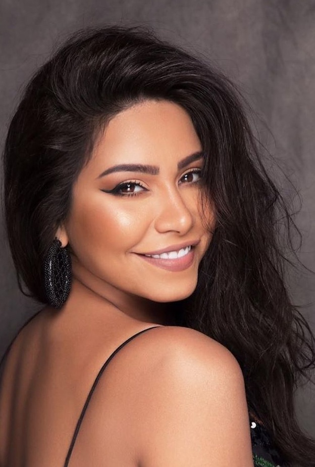 شيرين عبد الوهاب تميل الى اطلالات الجمال الناعمة
