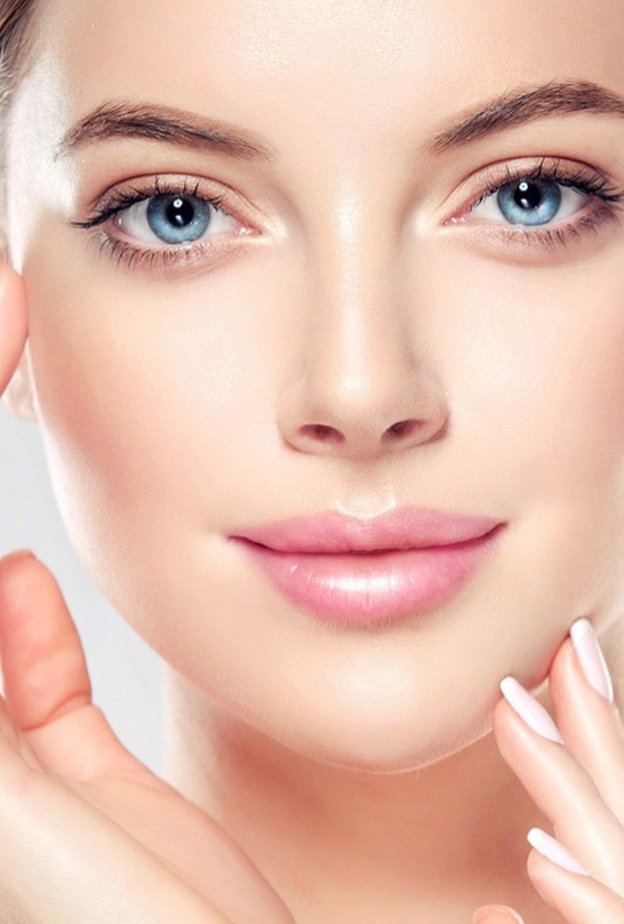  العناية اليومية حسب توجيهات الطبيب للتخلص من قشور الوجه دون اضرار بعد التقشير الكيميائي