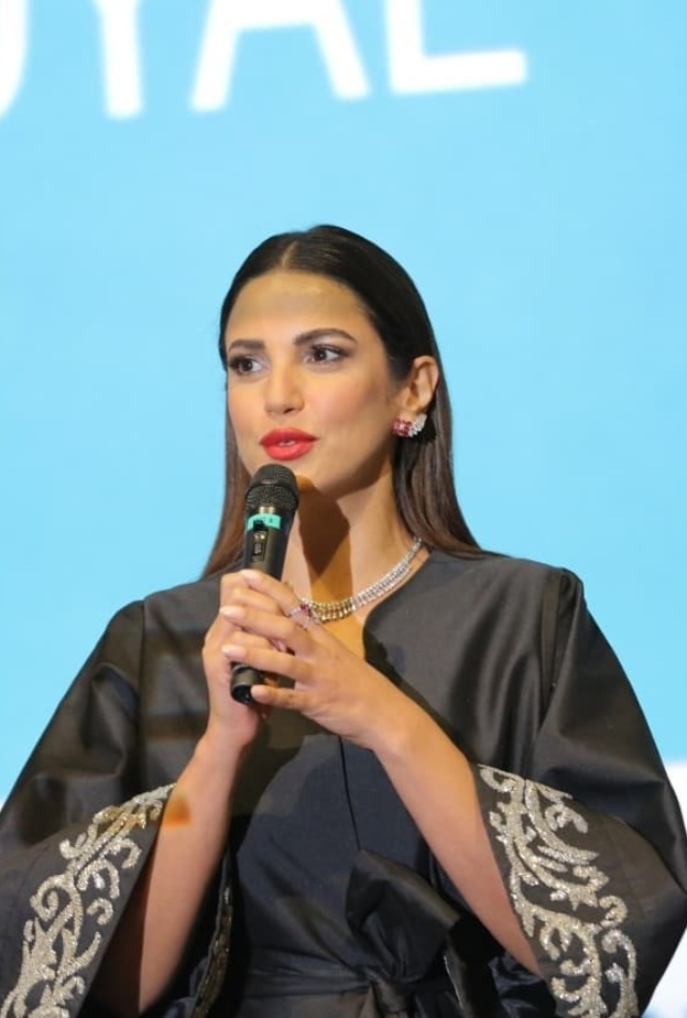 الفنانة درة