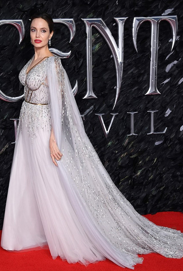  أناقة أنجلينا جولي Angelina Jolie برفقة أولادها