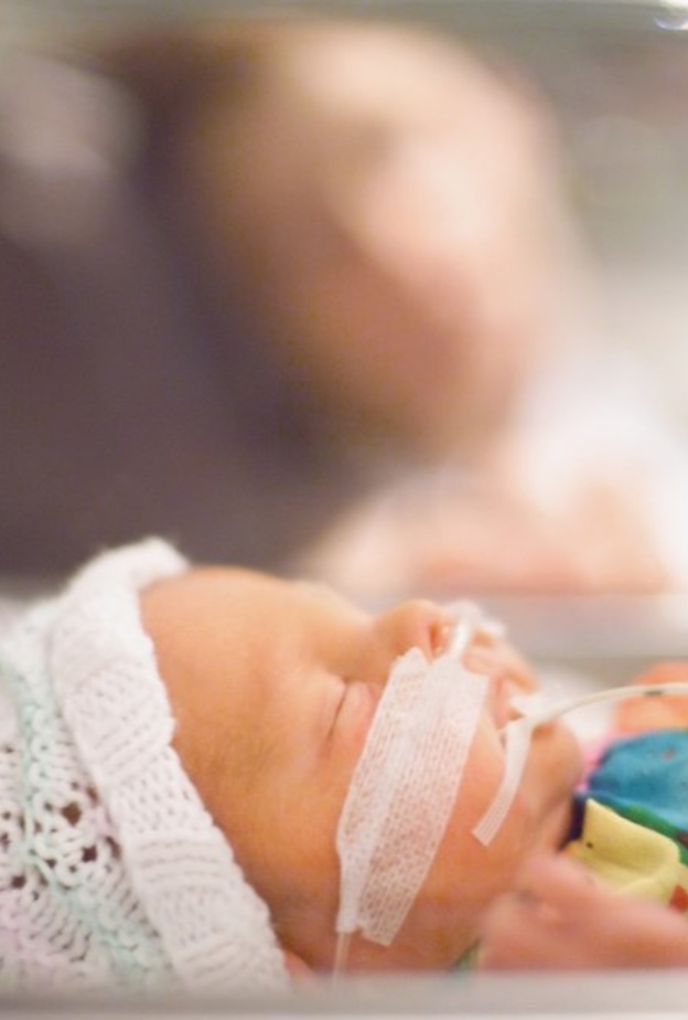 الرعاية المكثفة بعد خروج الطفل الخدج من المستشفى أمر حتمي حسب حالته الصحية