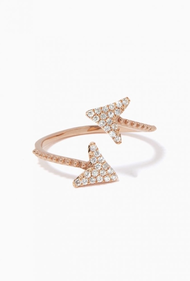 خاتم ذهب مميز بتصميم سهم مزدان بقطعة ألماس من Foundrae