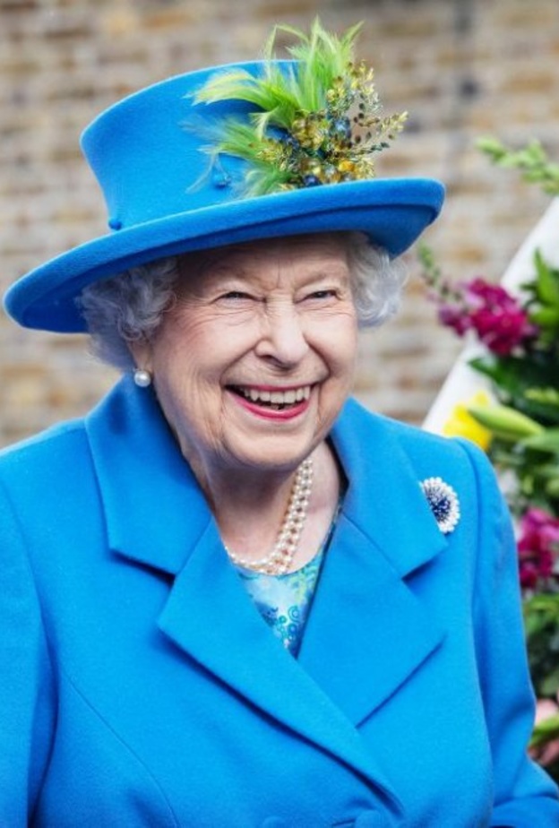 أطفال يمتدحون ملكة بريطانيا في أولى مهماتها الرسمية بعد عودتها من بالمورال