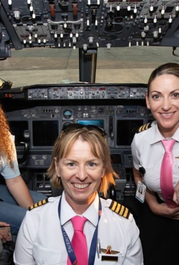 طاقم نسائي كامل من الألف إلى الياء