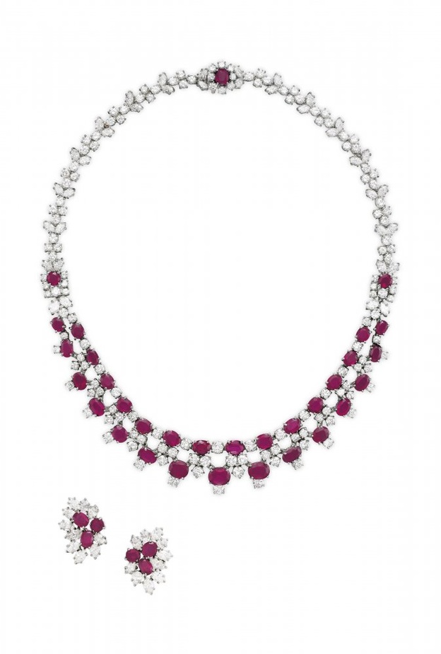  سوار عريض مصنوع من احجار الياقوت المحاطة بالماسات من تيفاني آند كو