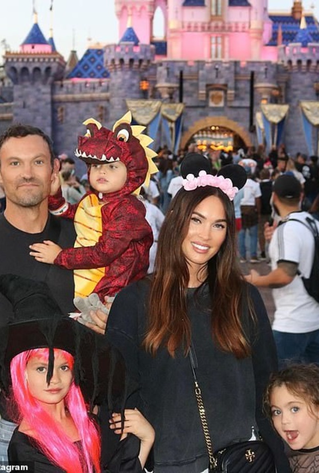 ميجان فوكس وأسرتها 