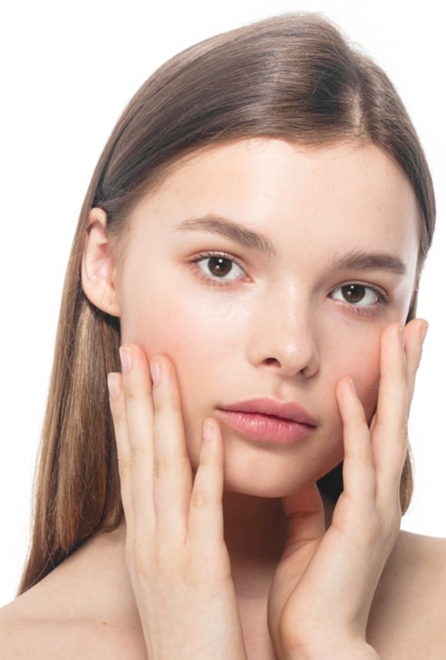 اصنعي عجينة صودا الخبز لأنه قد يساعد في تقليل ظهور المسام أثناء محاربة حب الشباب