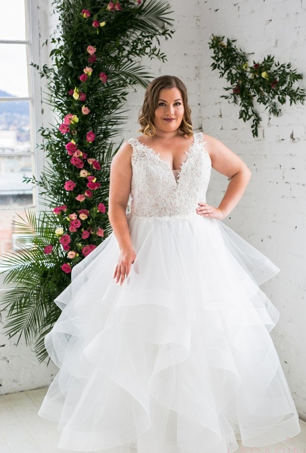 فستان بأكمام دانتيل من watters