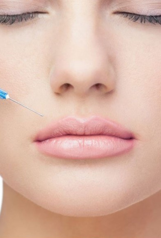 تعرفي على كيفية التخلص من الفيلر في الشفاه وكيفية سحبه