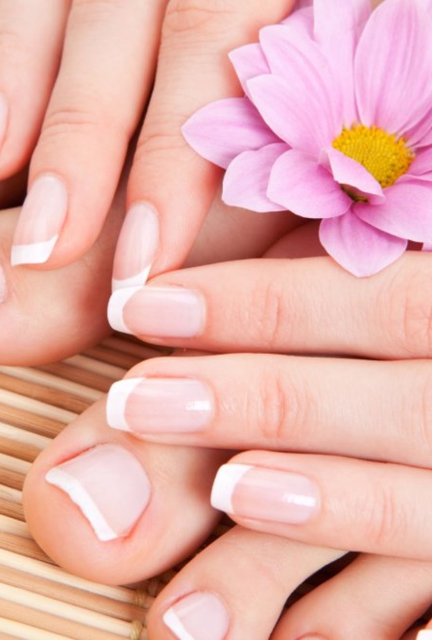 استخدمي مرطبات يومية لترطيب الأظافر