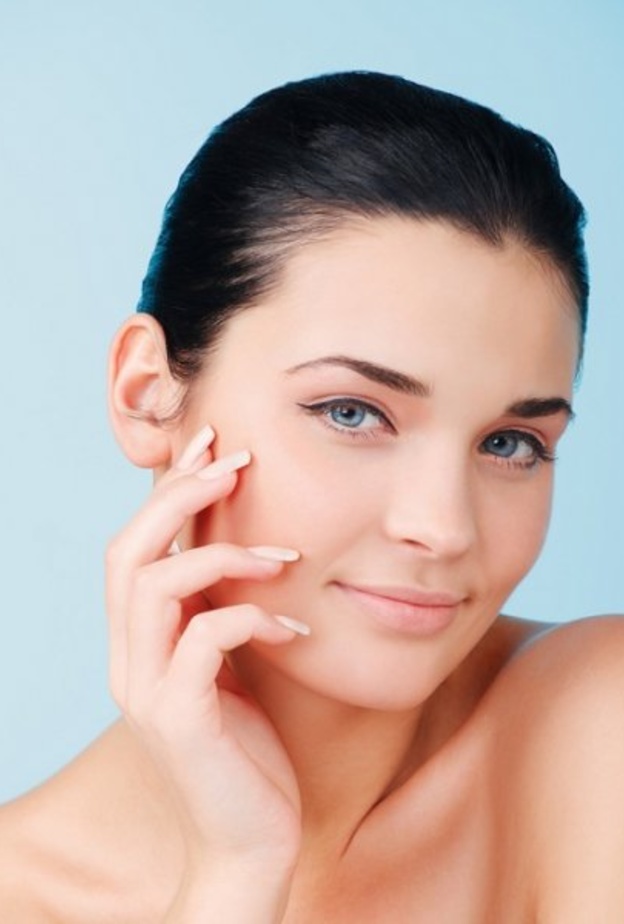 تعرفي الى طرق طرد السموم من البشرة