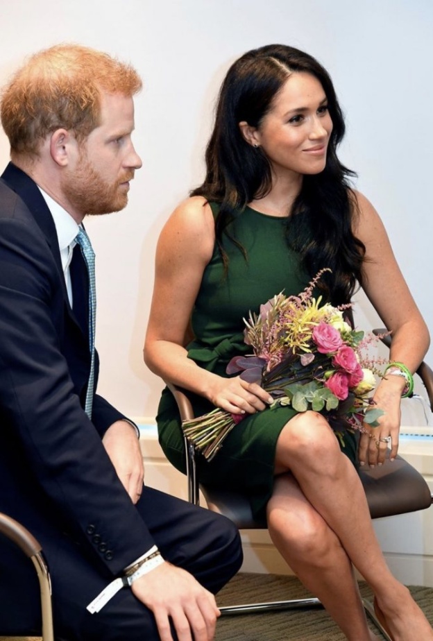 ميغان ماركل تطل بفستان وخاتم خطوبتها في حفل WellChild Awards مع زوجها الأمير هاري