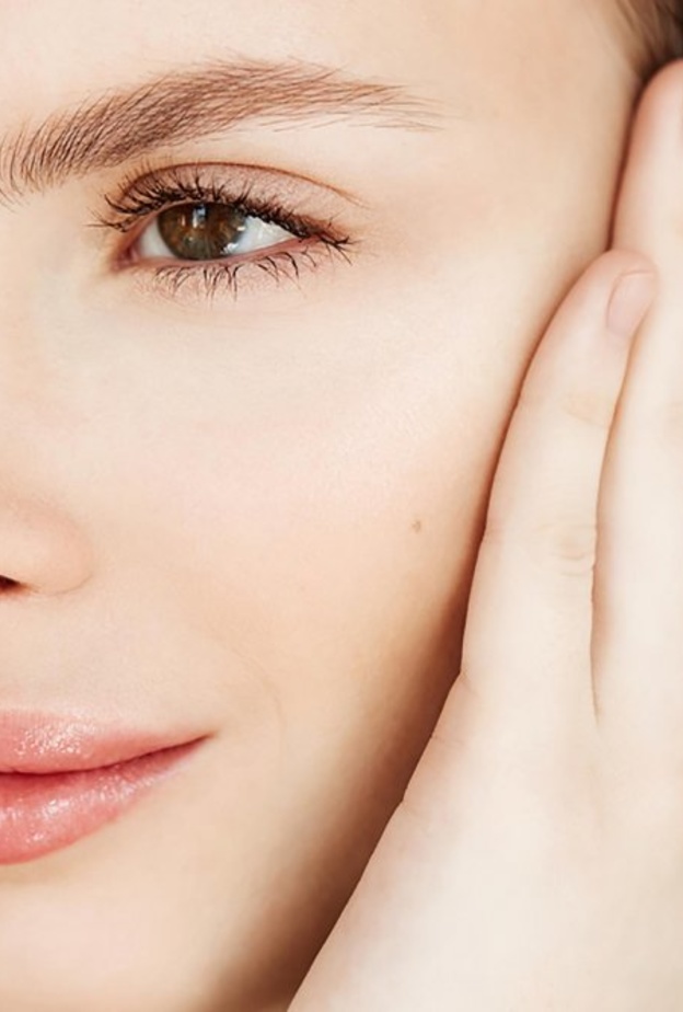 استخدمي الليمون مع الكركم للحصول على نتائج أفضل لتفتيح البشرة