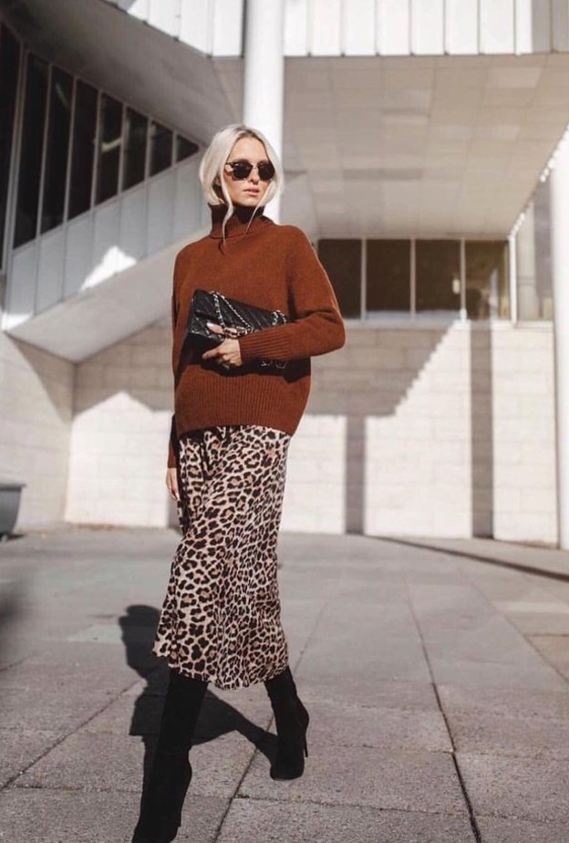 تنسيقات عصرية في التنورة بنقشة النمر هذا الموسم