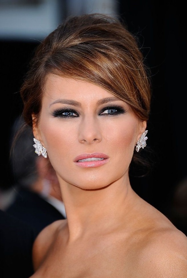 خطوات وضع مكياج عيون سموكي بأسلوب ميلانيا ترامب