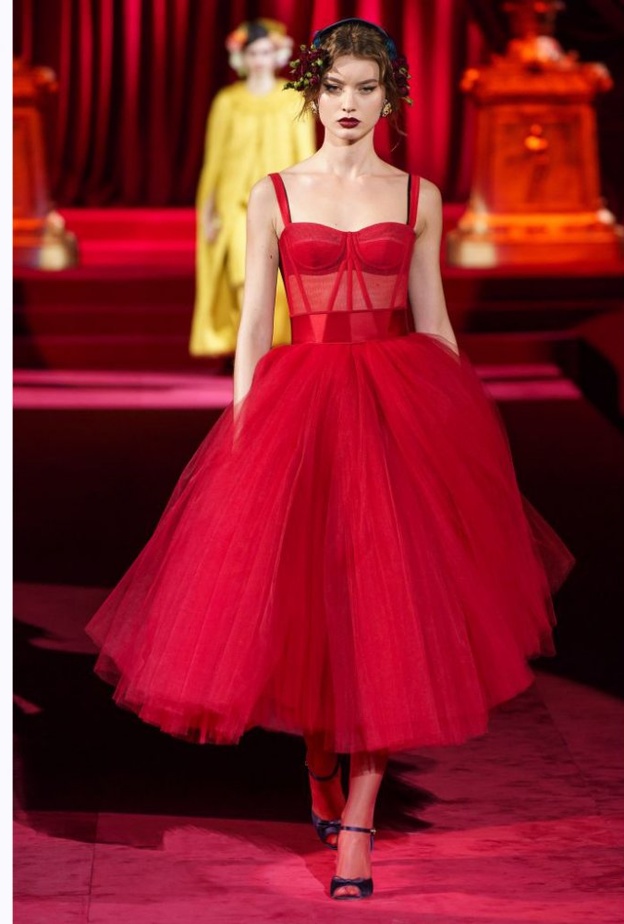 فستان سهرة كلوش من Andrew Gn